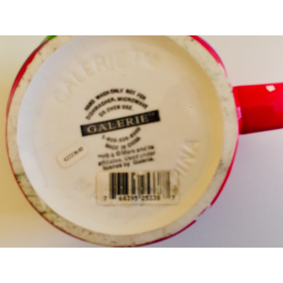 M&M Large Red Christmas Mug Galerie wrapped in Christmas lights 3D - Picture 7 of 7